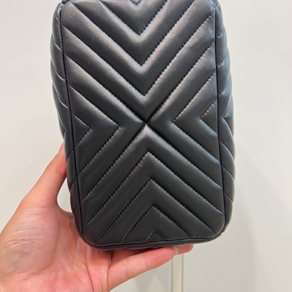 Chanel Chevron Urban Spirit Drawstring Bucket Small Backpack Black - Picture 4 of 12